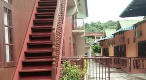 Nipahmas Chalet - Image 3