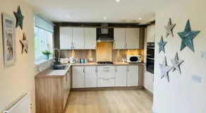 Riverside View Apartment in Balloch, Loch Lomond - Image 5