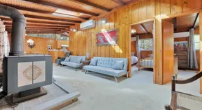 Rustic cottage on Canal Lake - Image 3