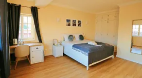 Art 4 You Carcavelos Suites - Image 2
