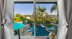 Entire Private Home with 3 Bedrooms, Hot Tub, King Bed, Garage, Grand View, Available Now - Image 3