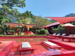 Red Moon Hideaway - Image 2