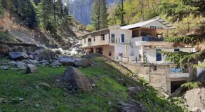 Blue Water Resort Kalam - Image 5