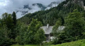 400 year old wooden house - Image 5