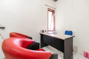 RedDoorz near Pondok Indah Water Park - Image 4