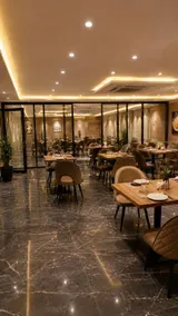 Melange Hotel - Golf course road - Image 3