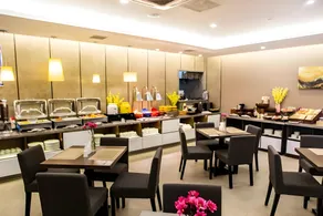 Home Inn Plus Yixing Renmin South Road Forest Park - Image 5