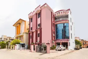 OYO 6179 Hotel Aarjee Crescent - Image 4
