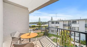 South Perth Gem Minutes to City & Foreshore - Image 4