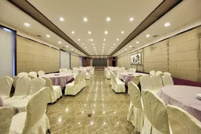 Junrui Garden Hotel - Image 3
