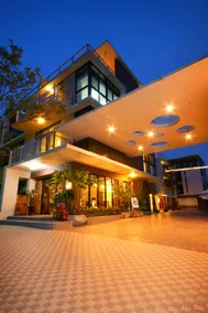 Grand Allevia Villa - Image 2