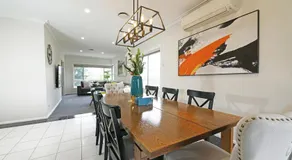 Doncaster Renovated 5BD/4BR Brick Home Parking WiFi - Image 5
