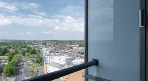 Stylish 2BR Serviced Apartment by Ellbee Apartments - Image 5