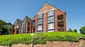 Modern Luxurious Apartment w/ Patio Balcony & View - Image 2