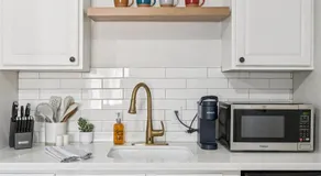 Cozy Studio Retreat with Private Bath & Kitchenette - Image 4