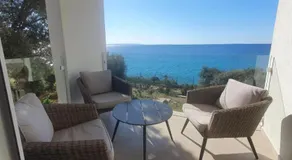 House on the beach - Image 3