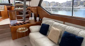 SUPERYACHT ON TOWN QUAY MARINA, SOUTHAMPTON - Very close to city centre and cruise terminals - free parking included - Image 2