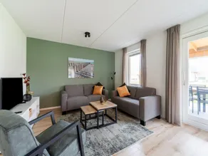Luxurious Holiday Home With Parking - Image 2