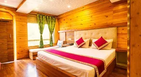 Front View Hotel Vinayak Grand Near Mall Road Best Luxury Stay In Nainital - Image 5
