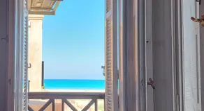 Lazorde Bay Apartment - Image 2