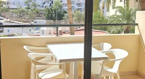 Apartment with pool view - Castle Harbour Los Cristianos - Image 4