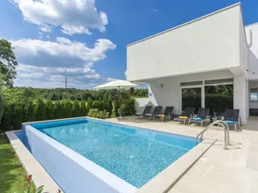 The modernly furnished luxury Villa Kate, a 4-star villa in central Istria - Image 3