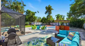 Sleeps 16 Golf Simulator Pickleball Pool Spa - Image 5
