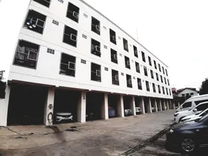 Sri Suk Hotel (Mangmee Sri Suk Mansion) - Image 2