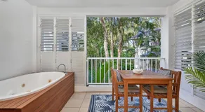 Chic Resort Living at Luxury Beach Club and Spa - Image 4