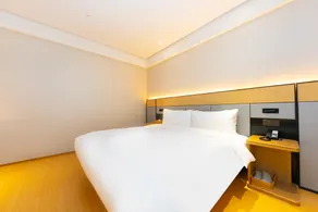 Ji Hotel Wuhan International Plaza - Image 2