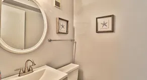 Beach &nightlife 3BR/2.5 BA service dog friendly - Image 4