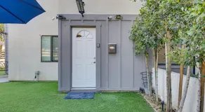 Luxury guest suite in Los Angeles - Image 2