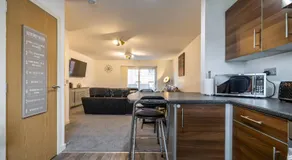 VSBS Waterfront Walk Apt 3 Bed Sleeps 6 Parking - Image 4