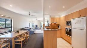 Breakers Unit 1 8 - LJHooker Yamba - Image 3