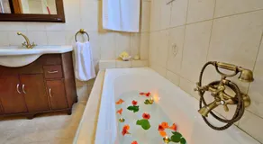 Niriides Apartments - Image 3