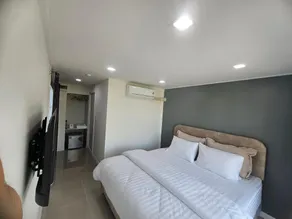 The Moonlight Homestay - Image 2