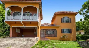 YanceyLargoEstate 2BR Villa with Mountain Views - Image 3