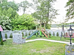 A Luxury Home On The Shore Of The Lake - Image 5