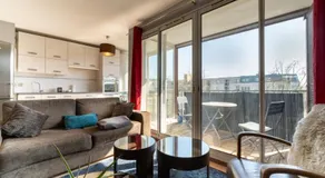 Emplacement idéal, Garage privé, Lumineux - Image 2