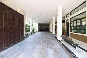 Saloka Guest House & Residence - Image 4