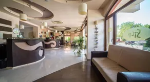 Step Hotel - Image 2