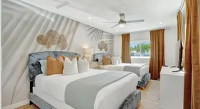 Luxury Heated Pool Oasis-10 mins to BEACH- Fast WiFi - Image 2