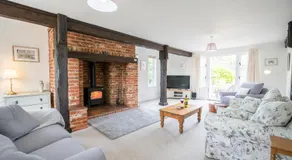 Hollybank Cottage, Ufford - Image 2