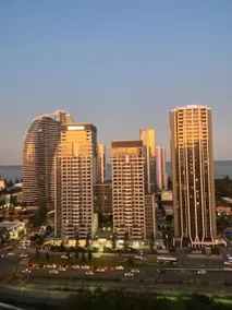 Luxury Casino Apartment in Broadbeach Island - Image 2