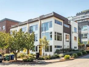 Sophari | WestSeattle Junction| Rooftop&TurfedYard - Image 5