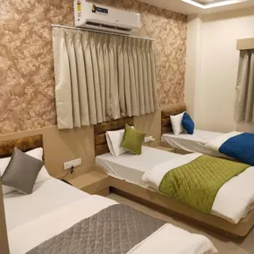 Hotel Krishna Park - Image 2