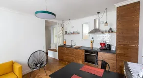 Appartement contemporain rénové dans le centre de Paris - Image 3