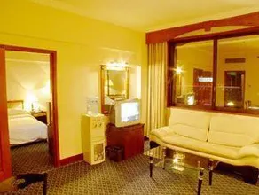 New Friendship Hotel - Image 5