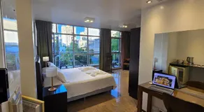 Hotel del Sol - Image 2