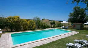 Lovely farmhouse in Tuscany with panoramic view - Image 3